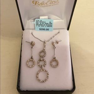 〰️🎄〰️CHRISTMAS SALE TODAY ONLY 12/23/25 NWT diamond necklace & matching earrings